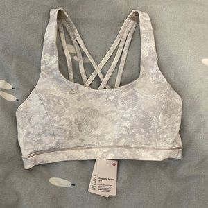 NAT Lululemon Free to be serene bra sz 6